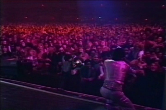  [DL] Live Destiny Tour London 1979 - Enhanced - HQ AVI  Destin17