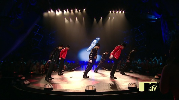  [DL] MTV VMA 2009 MJ Tribute Madonna & Janet HDTV + Trailer This Is It Madonn24