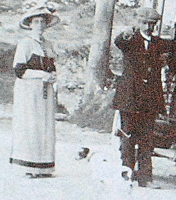 Tenues vestimentaires 1911/1912 - Page 8 Couple10