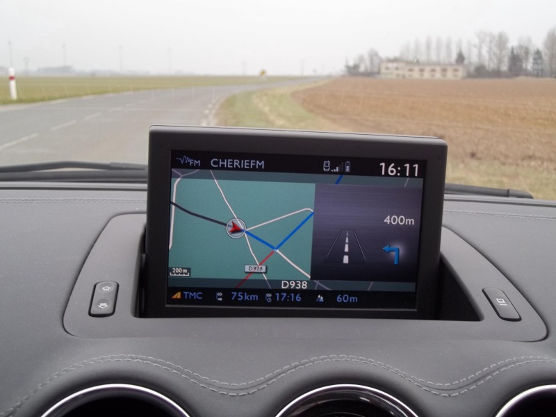 Rajouter un GPS de 308 sur une Z ?? - Page 16 100_1610