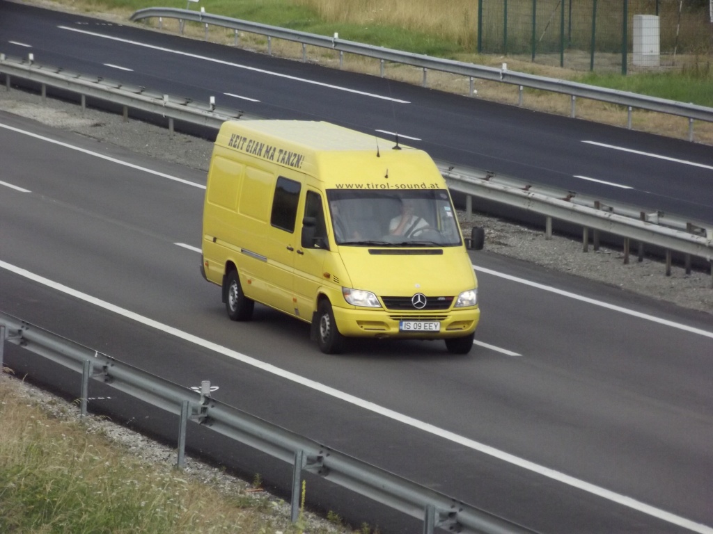 Mercedes Sprinter Photo322