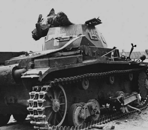 PANZER MARSCH ! Les Panzertruppen en images. Hdr10