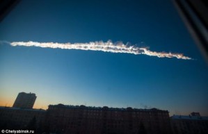 terre - La météorite qui s'est écrasée en Russie faisait partie d'un vaste astéroïde de 200 mètres de large qui a rompu au cours de son orbite autour de la Terre  Articl10