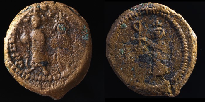 Voilà un bien rare follis d'Héraclius émis à Cherson Bc092610