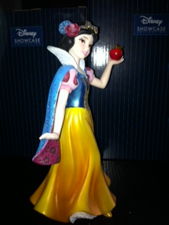 Disney Haute Couture - Enesco (depuis 2013) - Page 25 Bn110