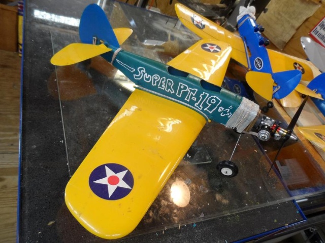 Super PT-19 !! IT FLYS !!!!! (or, "How I Test the Tensile Strength of Spider Wire !!) 5_14