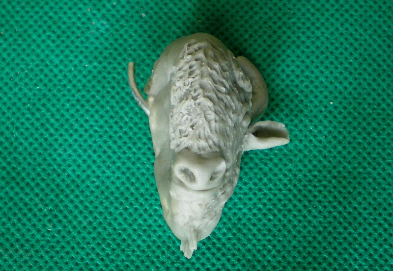 Bison-Kuh in eigener Modellierung für die Figurengröße 7 cm 137g3a10