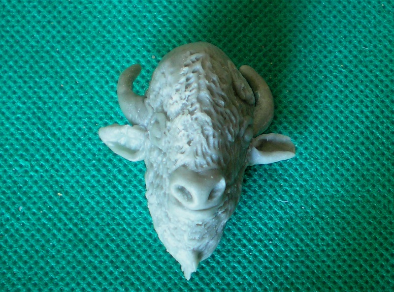 Bison-Kuh in eigener Modellierung für die Figurengröße 7 cm 137g4_10