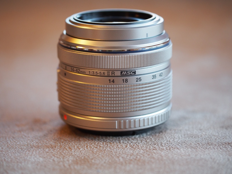 [Vendu A classer, merci] Petit zoom OLYMPUS 14-42mmII R MSC  P1010016