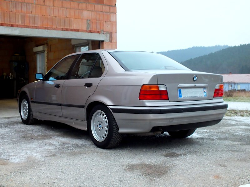 BMW E36 318ia Dscf3217
