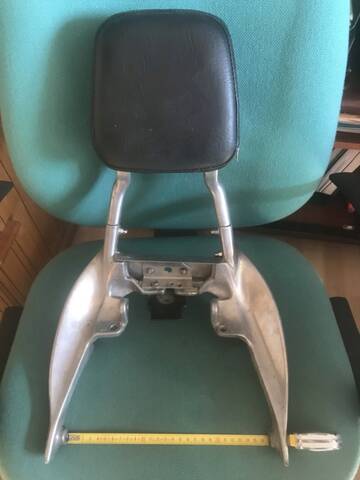Sissy bar 2024 yamaha vmax 1200