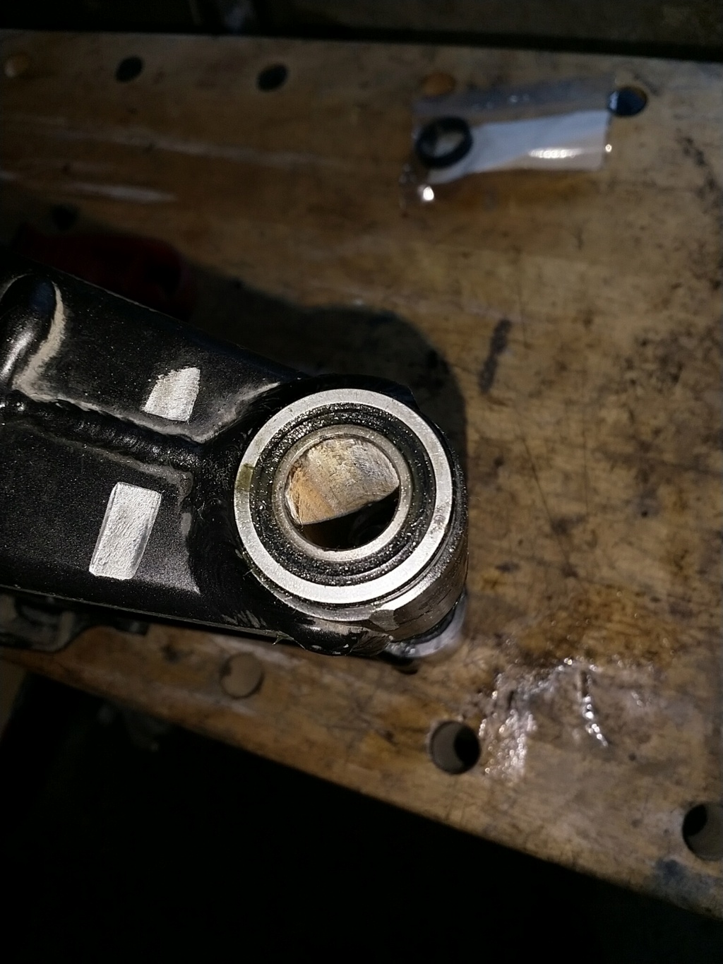 Swingarm bearing seals findings and upgrade (hopefully) Img_2142