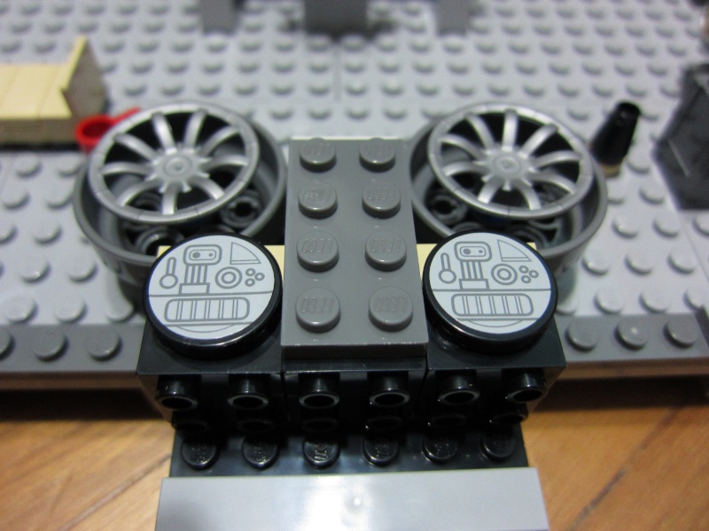 REVIEW: Lego Star Wars 7965 Millennium Falcon (2011) Img_5956