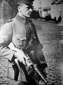Le Pistolet-mitrailleur MP 18 / I de 1918 2e70f510