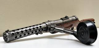 Le Pistolet-mitrailleur MP 18 / I de 1918 9c7a4110