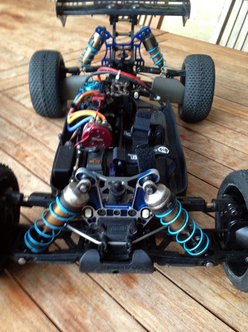 Vends Kyosho MP9 Tekno RC complet Mp9-110
