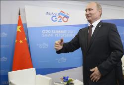   ** Le Pape François s'adresse au G20 en Russie ** Poutin10