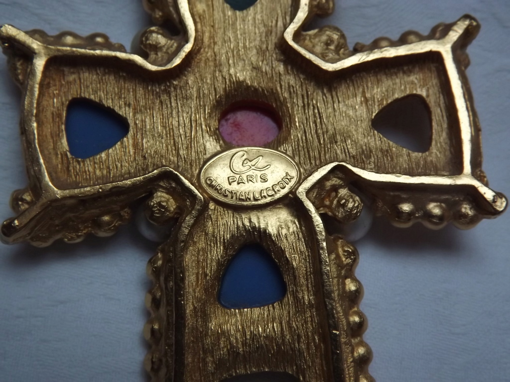 collier christian lacroix croix byzantine Dscf0192