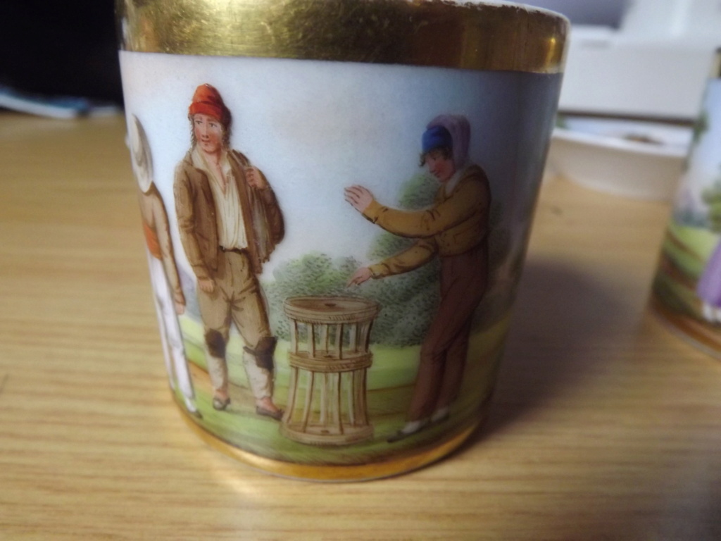 tasses porcelaine de Paris 1850 ?? Dscf0612