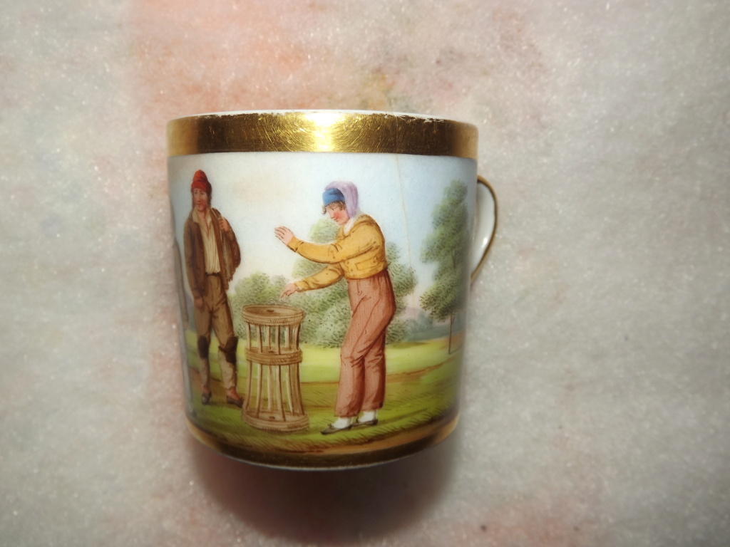 tasses porcelaine de Paris 1850 ?? Dscf0617