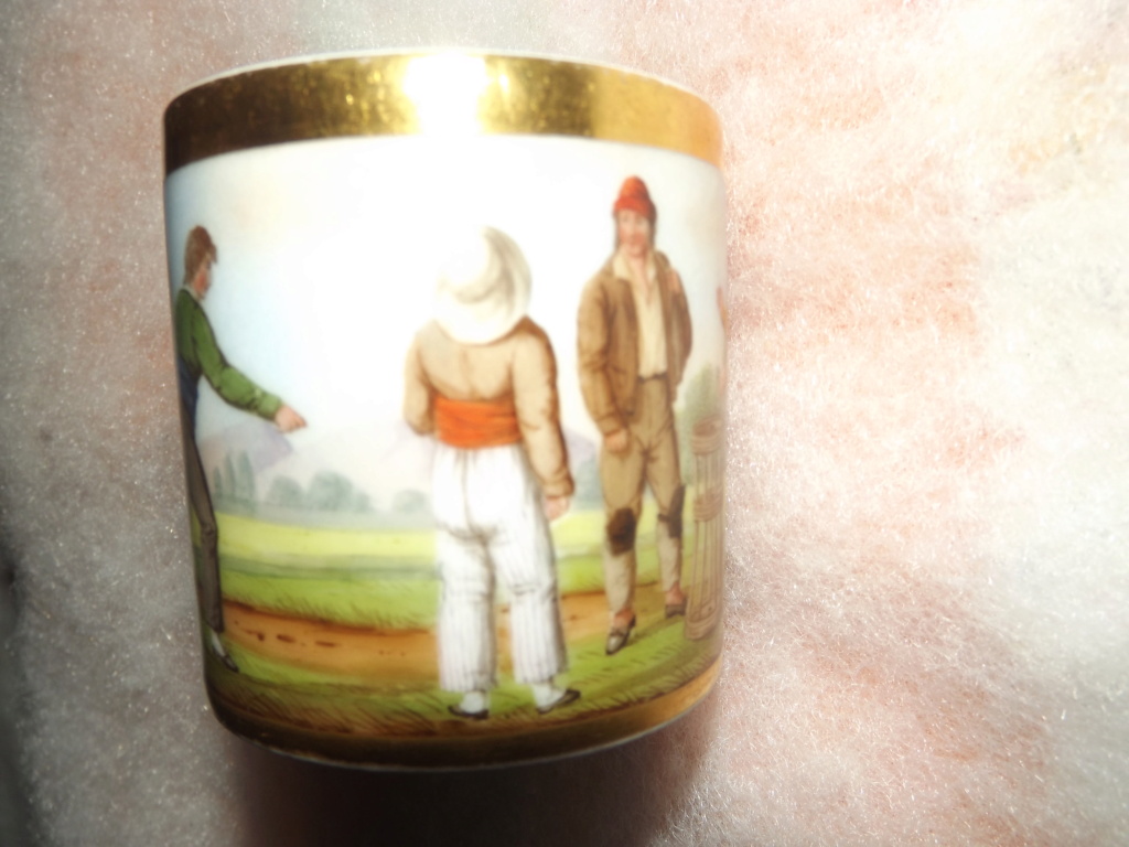 tasses porcelaine de Paris 1850 ?? Dscf0618