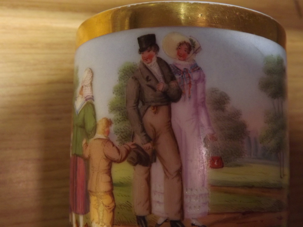 tasses porcelaine de Paris 1850 ?? Dscf0624
