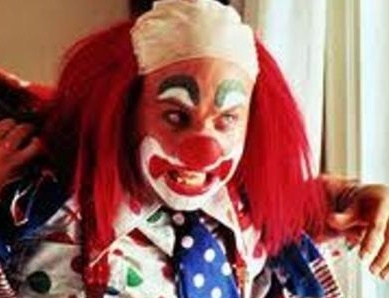Vestito da clown tenta di rapinare un negozio - Pagina 2 Clown10