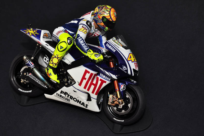 Yamaha YZR-M1 09 avec Rossi  2110