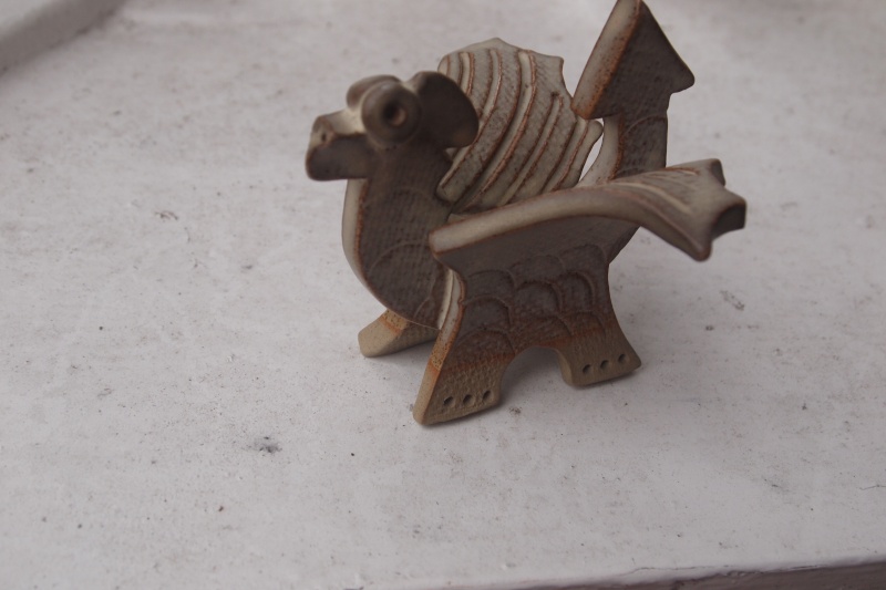 ID help with this little modernist slab-assembled (?) pottery dragon please P3167819