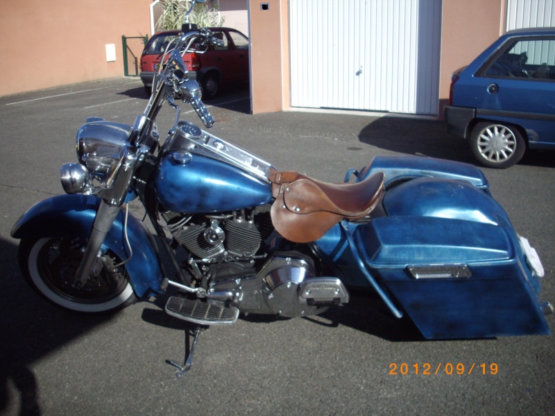 la moto est de 2000 la peinture de 1945   !!! Imgp5612