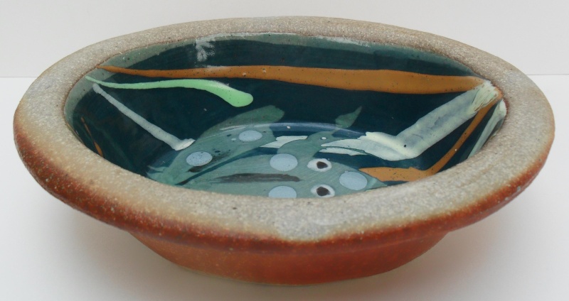 Stoneware dish decorated with a frog. Marksp13