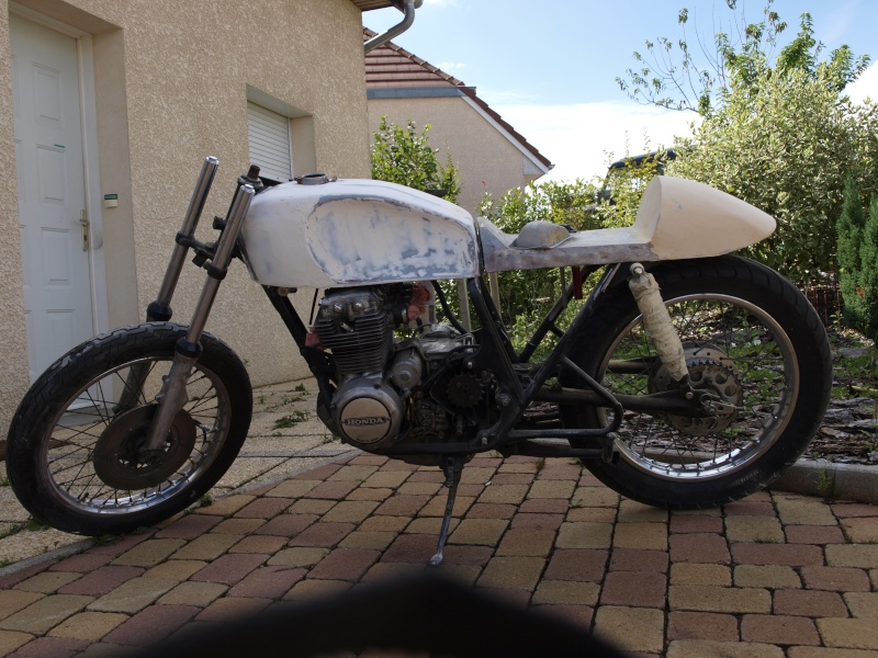 café racer sur honda 400 super sport - Page 2 _1012913