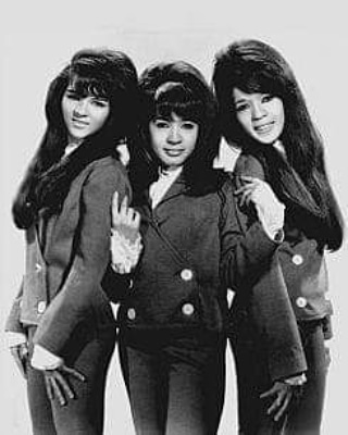 THE RONETTES  Img_1137