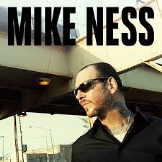 MIKE NESS-SOCIAL DISTORTION Img_2402