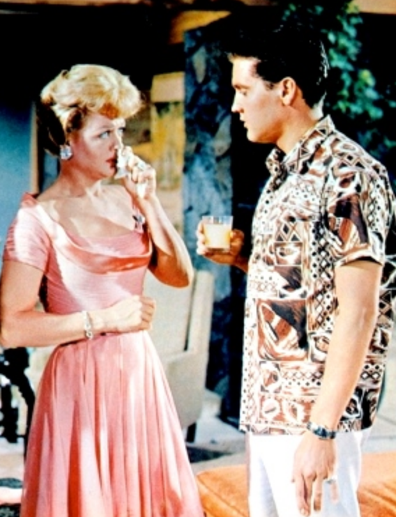 BLUE HAWAII  1961 Screen10