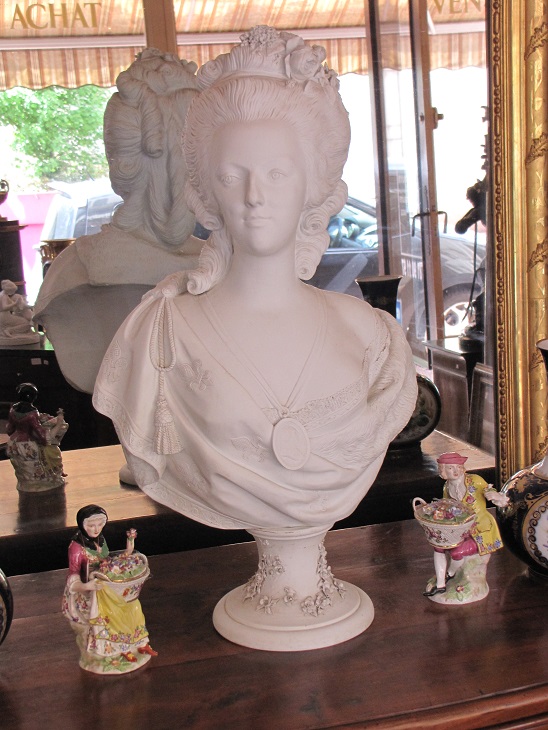 Collection bustes de Marie Antoinette - Page 8 172f3810