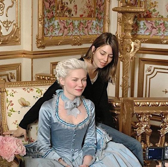 Marie Antoinette avec Kirsten Dunst (Sofia Coppola) - Page 7 70a87410