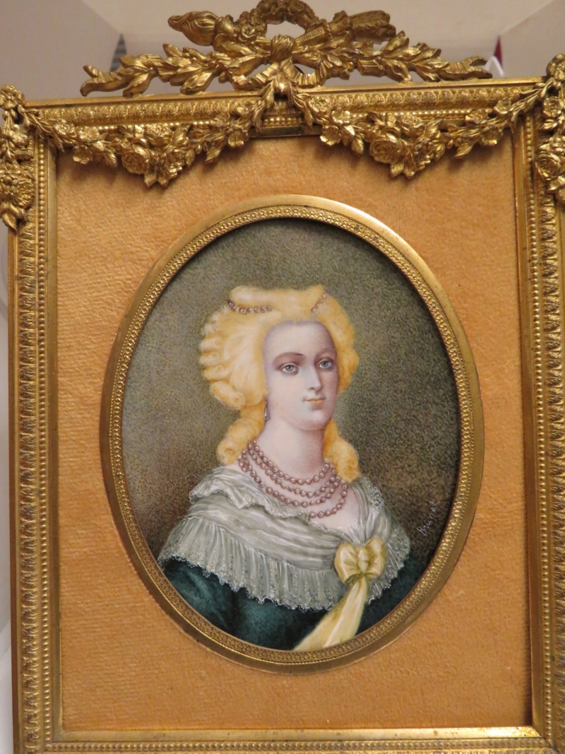 Collection : miniatures de Marie Antoinette et de ses proches - Page 16 Dealer10