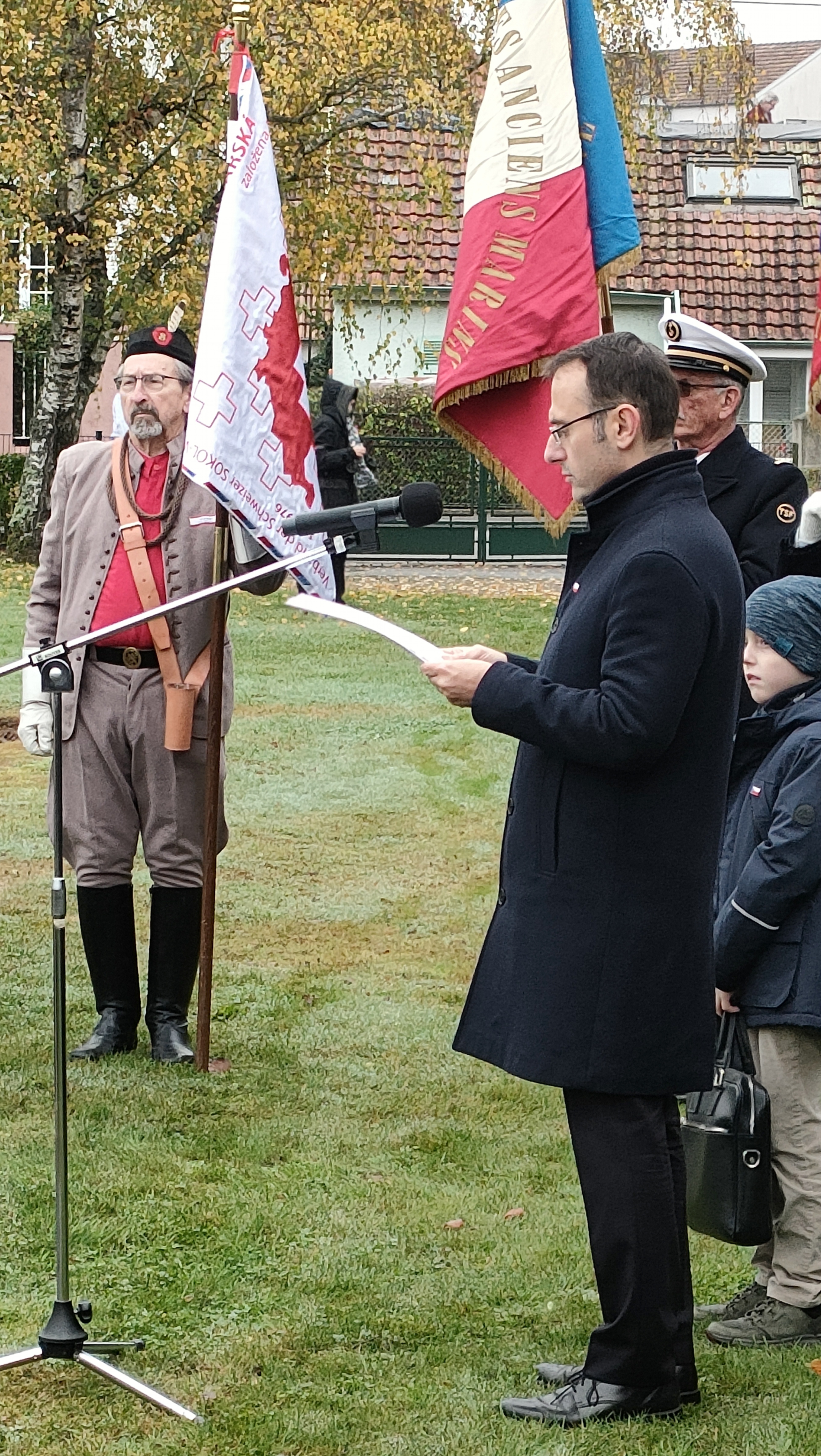 [ Histoires et histoire ] Cérémonie du 11 novembre - Page 17 Ammac100