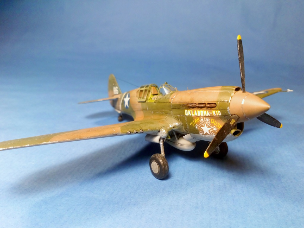 [VITRINE CONCOURS " Guerre du Pacifique (1941-1945)] - Curtiss P40E - Spécial Hobby - 1/72 0755