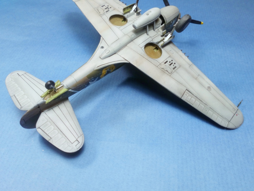 [VITRINE CONCOURS " Guerre du Pacifique (1941-1945)] - Curtiss P40E - Spécial Hobby - 1/72 1147