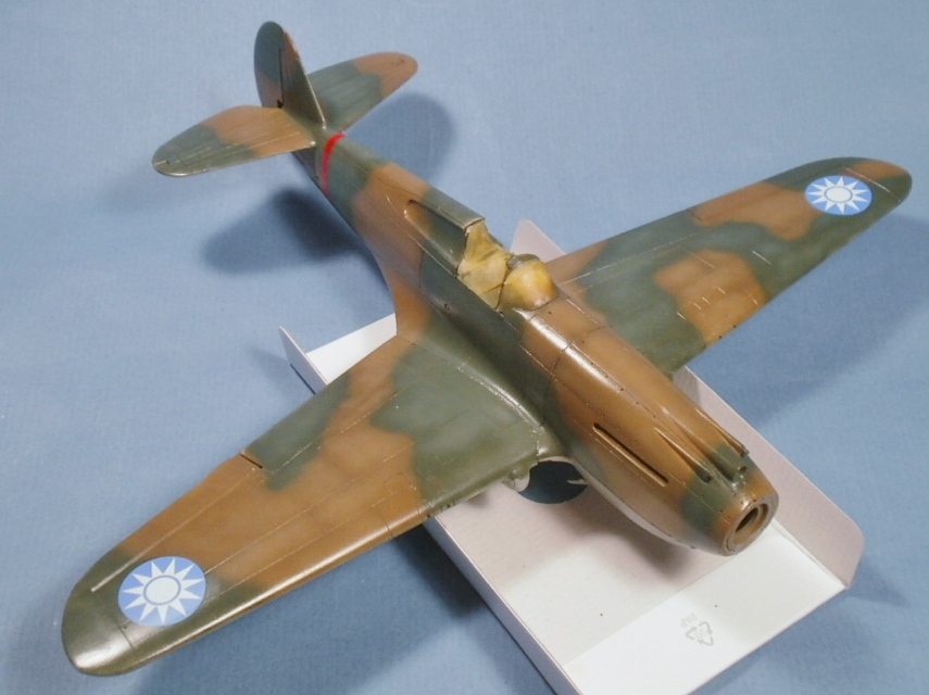 P40 H81 " Flying Tigers " Airfix 1/48  - Page 2 P1040010