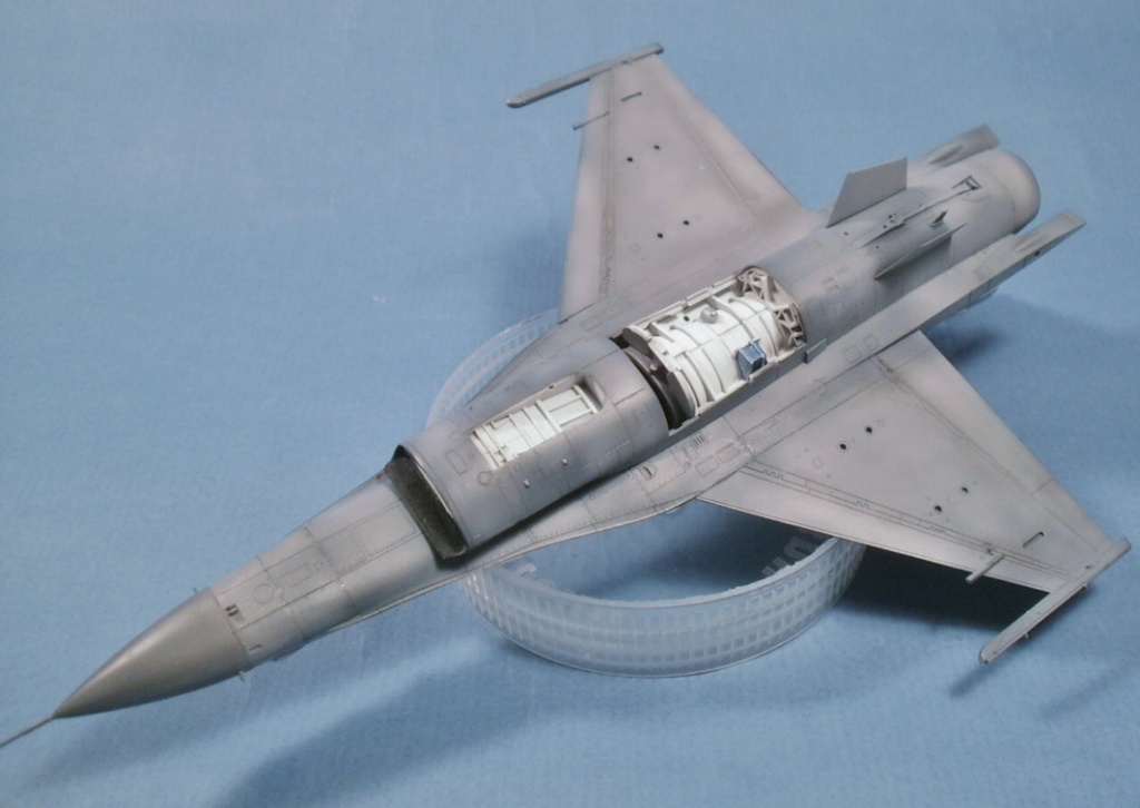 F 16 CJ Tamiya 1/72 - Page 3 P7250012