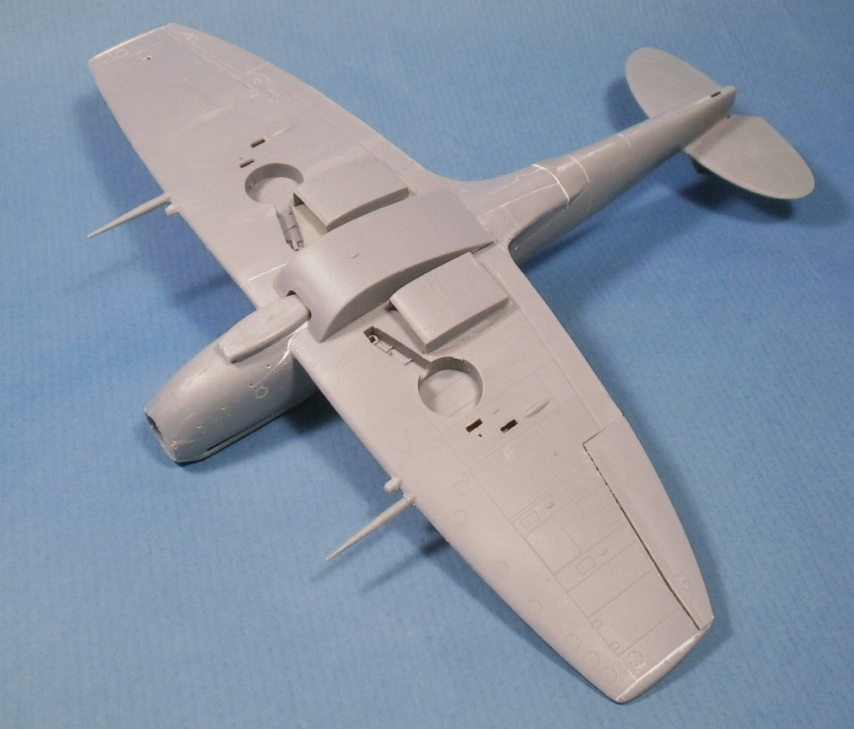 Spitfire LF Mk IX ICM 1/48 " Dauphiné " - Page 2 Pb200013