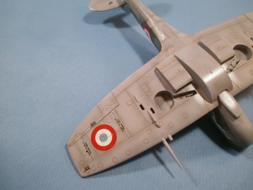 Spitfire LF Mk IX ICM 1/48 " Dauphiné " - Page 3 Pc070015