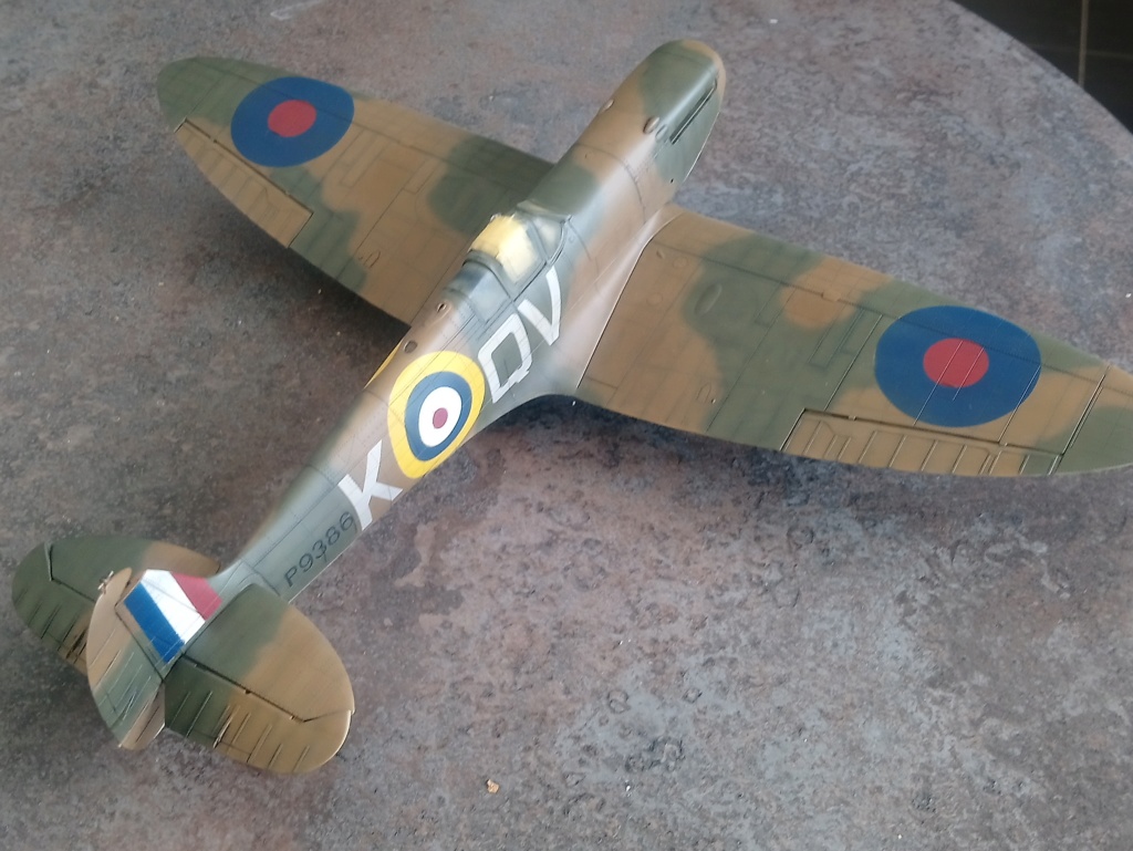  *1/32     Spitfire MK I       Revell - Page 3 Dsc_0374