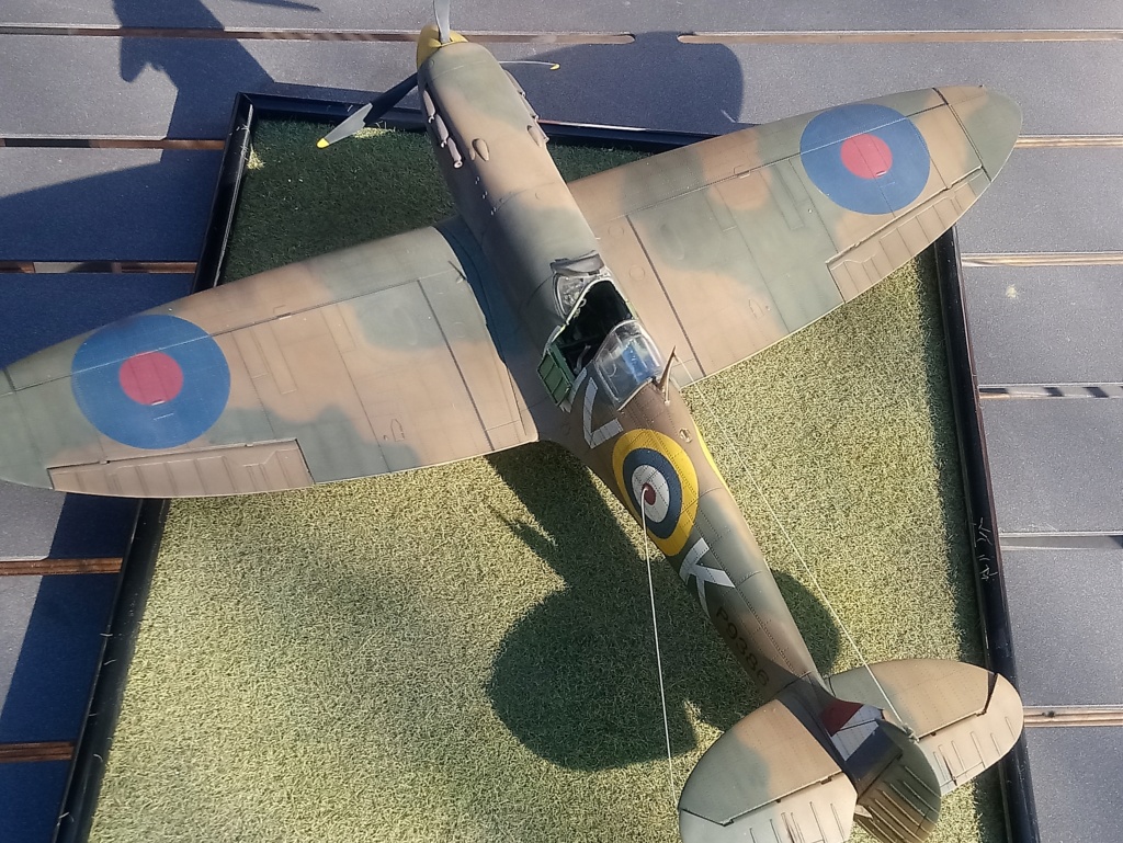 Spitfire MK I  1/32   " au dessus de l'Angleterre 1940" - Page 4 Dsc_0404