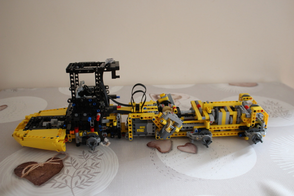 Lego technic - Le Volvo tombereau articulé Img_1619