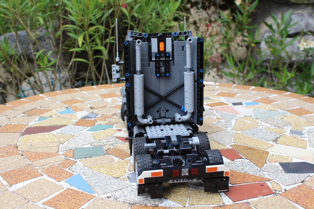 Camion Mack de Lego Mach_l12