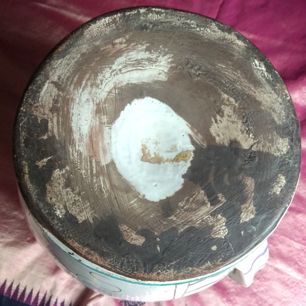 Help ID italian pottery double handle vase Base_111